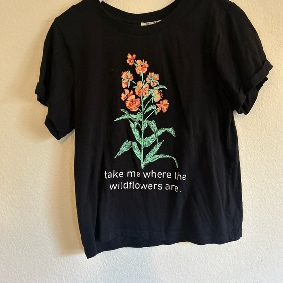 messy bun just chillin Tops - Messy bun, just chilling, small graphic T-shirt 100% cotton